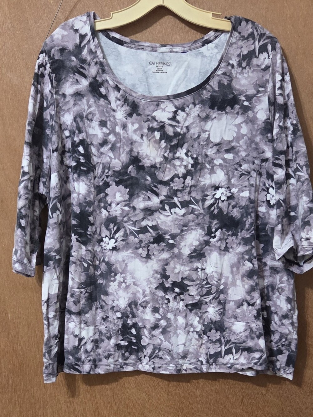 Catherines Floral Scoop Neck Long Sleeve Top in Gray And Beige 1XWP 18/20 WP